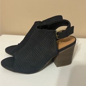 Time and Tru Black Perforated Heeled Sandals, Size 9